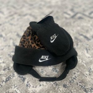 Nike hat & mitten set